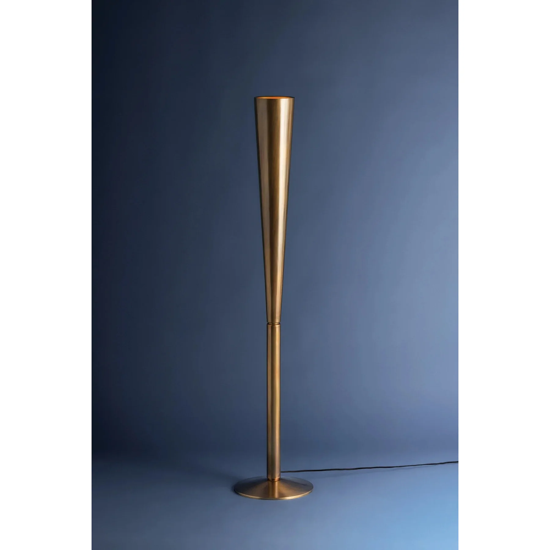 Avon Table Lamp, Old World Brass - Image 2