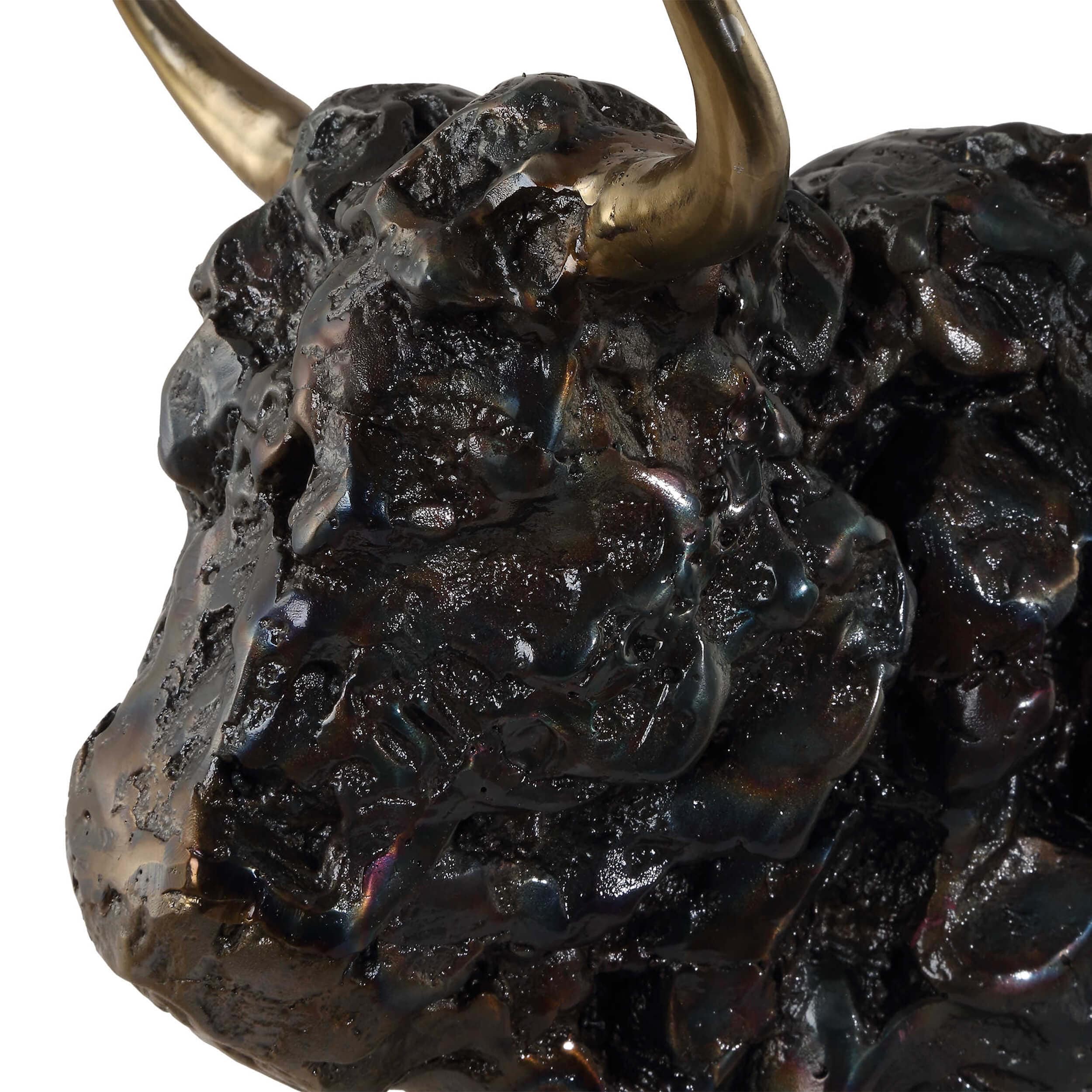 Bison Bust Sculpture - Image 4