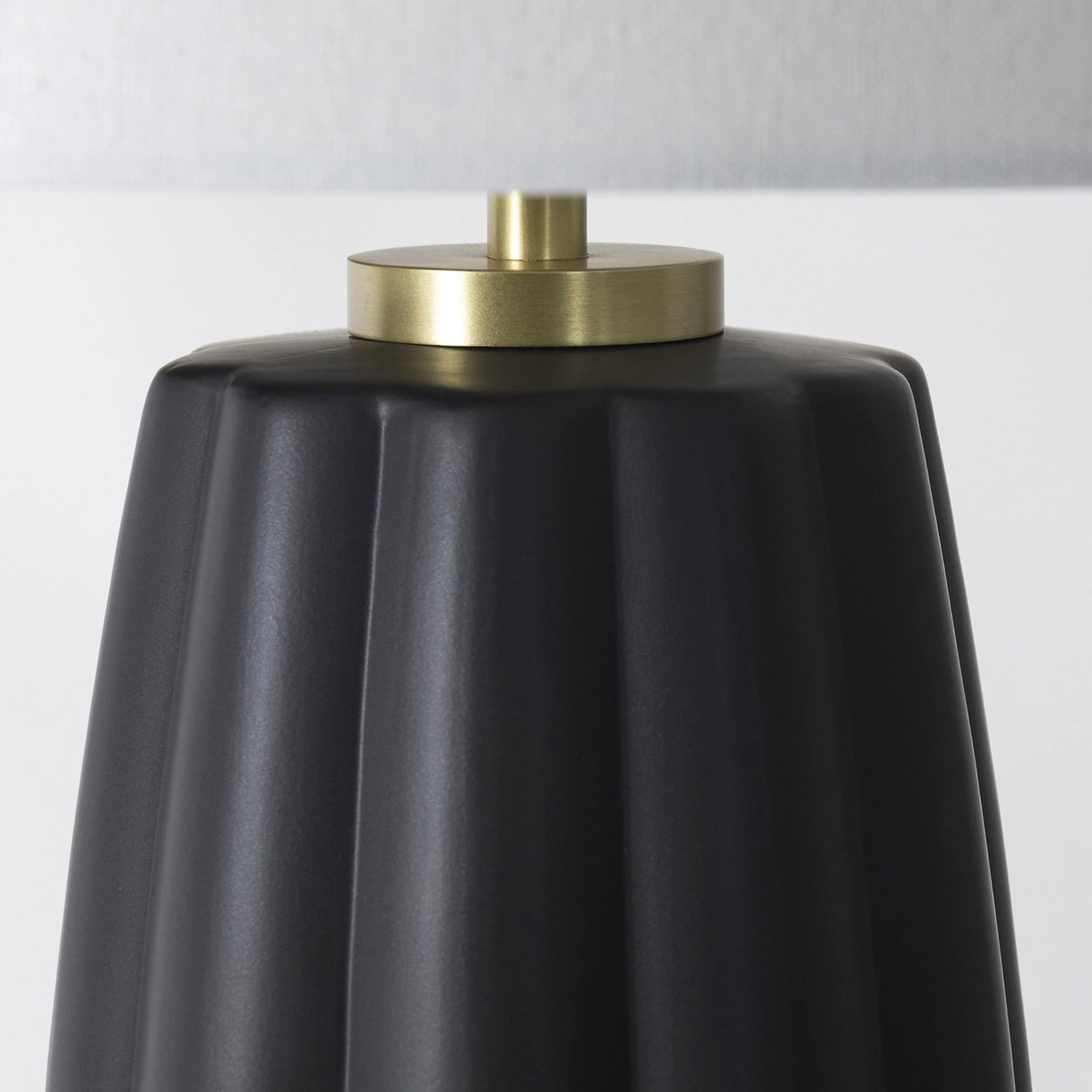 Crocus Ceramic Table Lamp, Black - Image 2