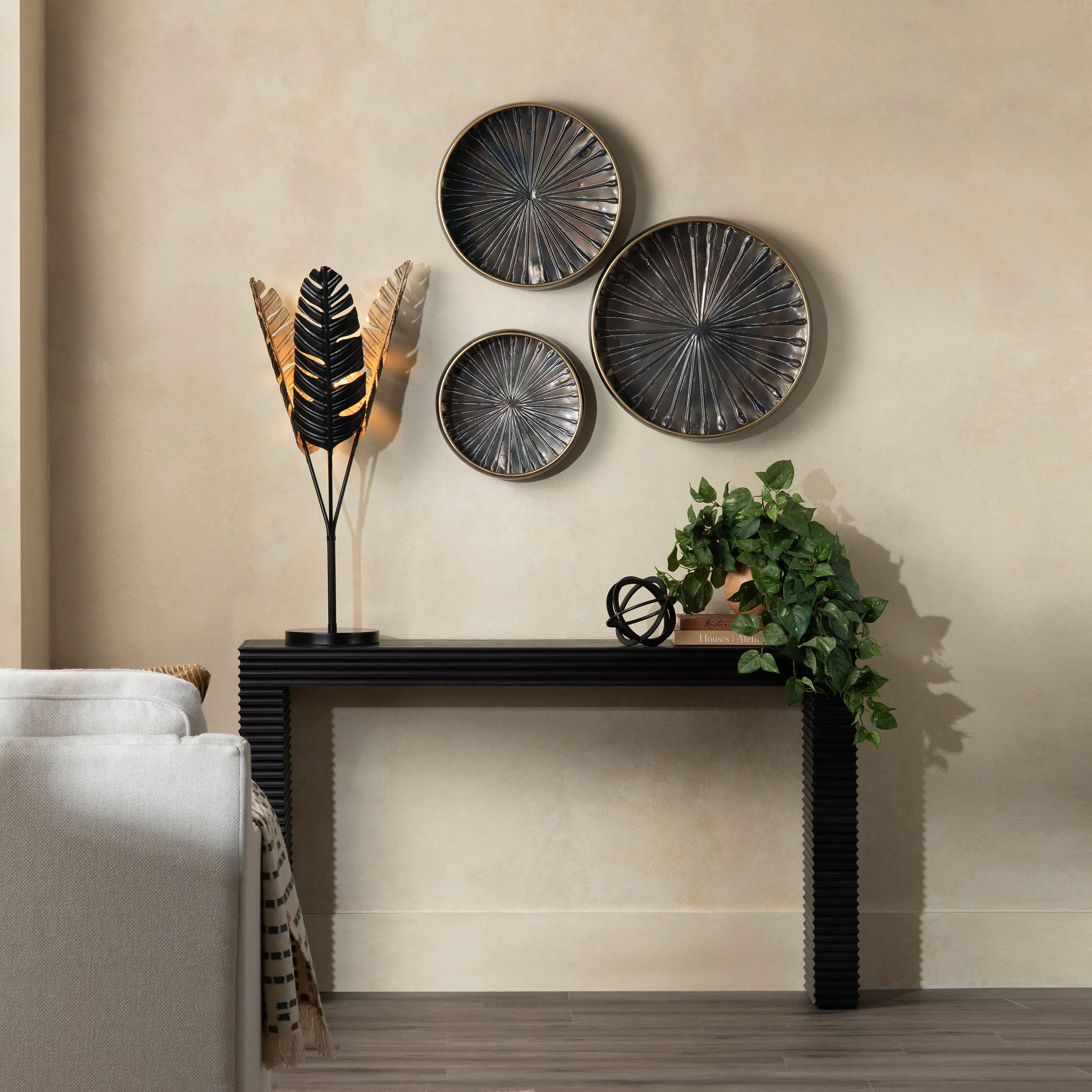 Hendrix Console Table, Black - Image 4